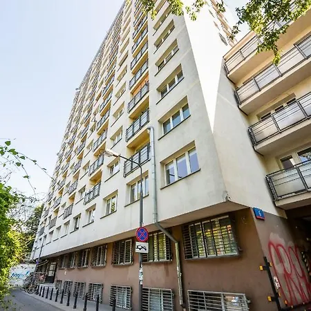 Powisle Chic By Bookinghost * ורשה